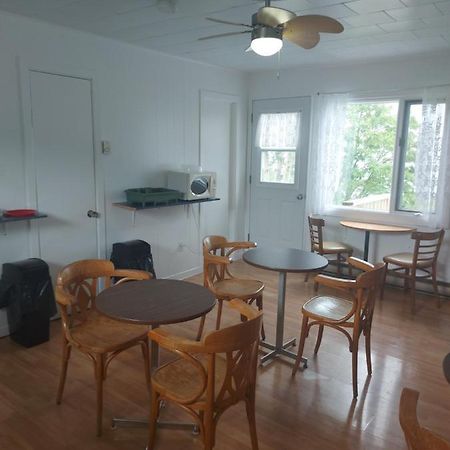 Motel du Cap St-Yvon Cloridorme Extérieur photo
