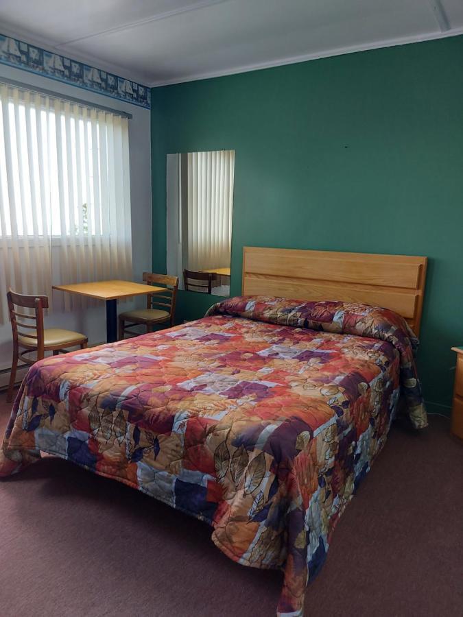 Motel du Cap St-Yvon Cloridorme Extérieur photo